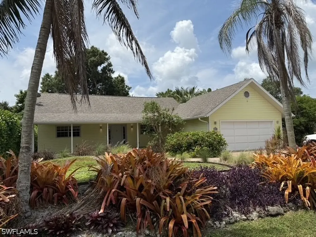 1280 Cypress Woods Drive Naples FL 34103