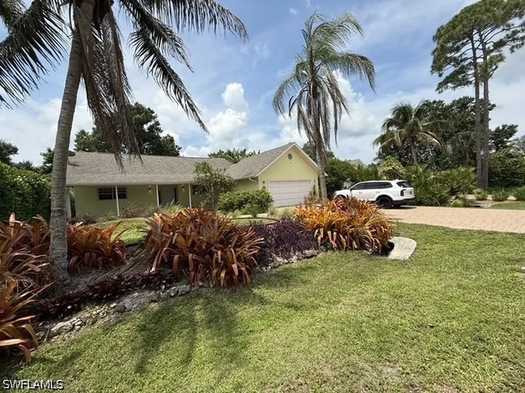 1280 Cypress Woods Drive Naples FL 34103