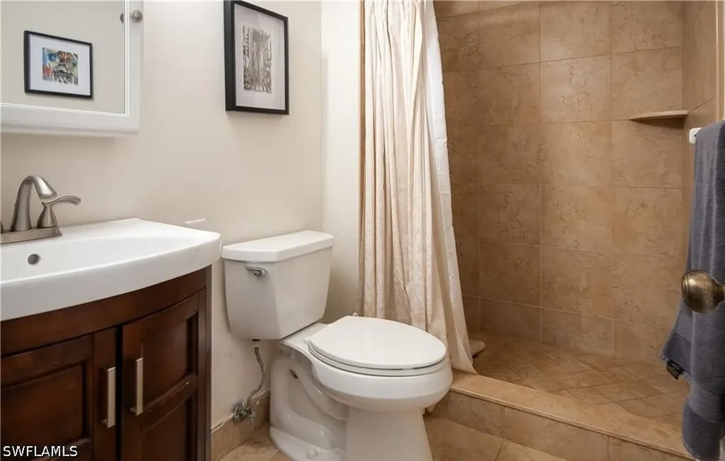 5 High Point Circle W Naples FL 34103