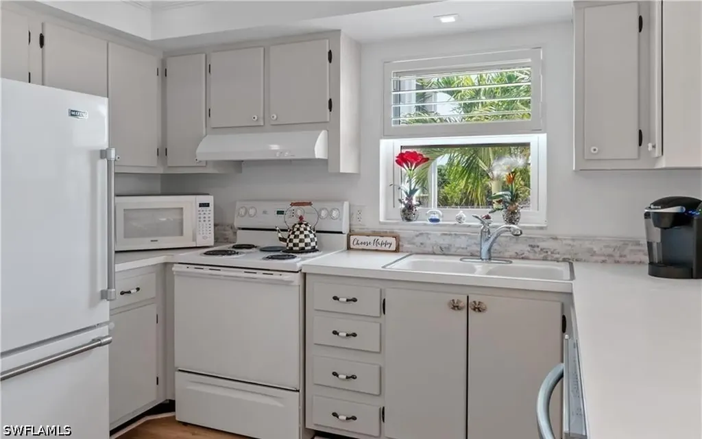 5 High Point Circle W Naples FL 34103