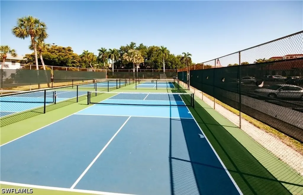 5 High Point Circle W Naples FL 34103