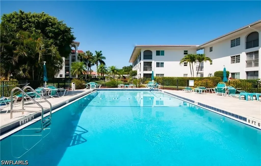 5 High Point Circle W Naples FL 34103