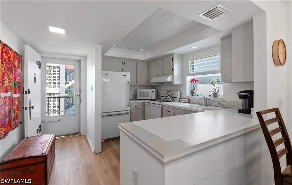 5 High Point Circle W Naples FL 34103