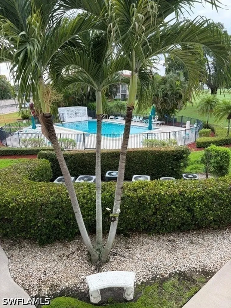 5 High Point Circle W Naples FL 34103