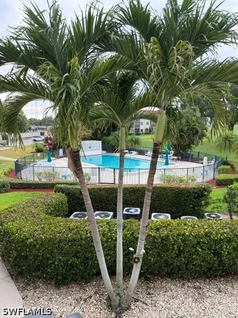 5 High Point Circle W Naples FL 34103
