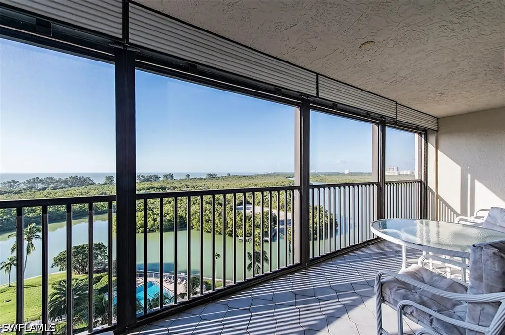 17 Bluebill Avenue Naples FL 34108-1761