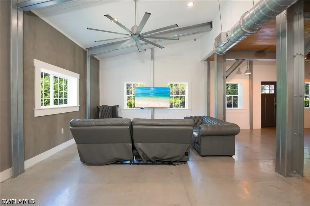 1301 Ivy Way Naples FL 34117