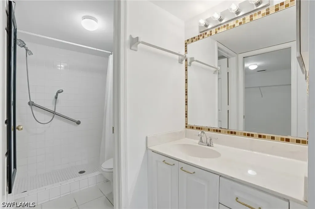 3031 Sandpiper Bay Circle Naples FL 34112