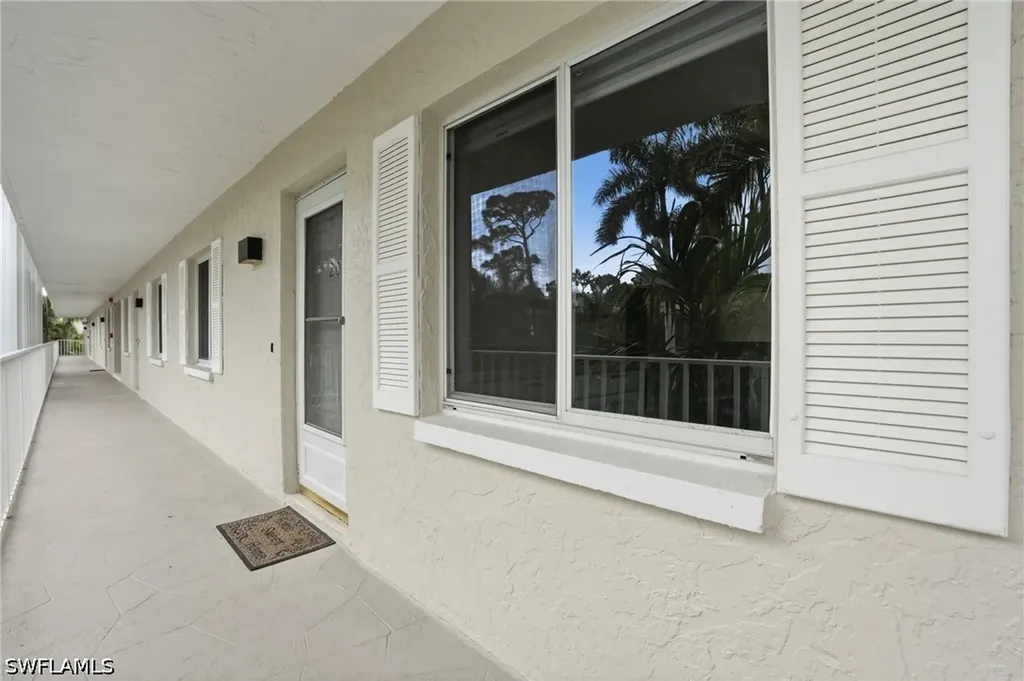 3031 Sandpiper Bay Circle Naples FL 34112