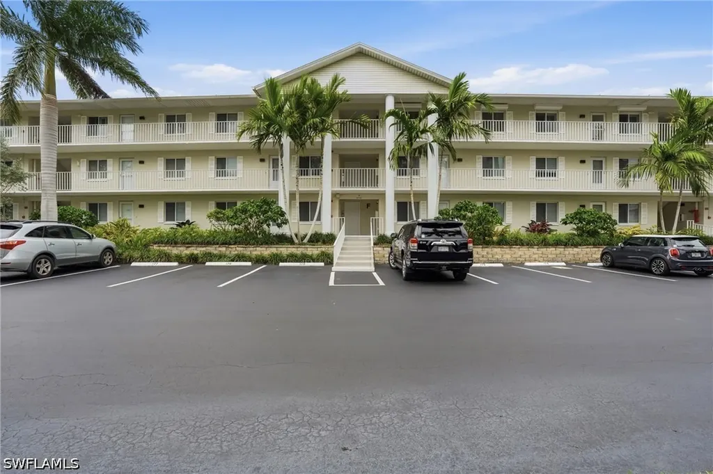 3031 Sandpiper Bay Circle Naples FL 34112
