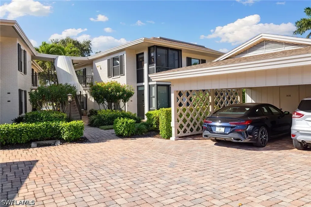 3135 Riviera Drive Naples FL 34103