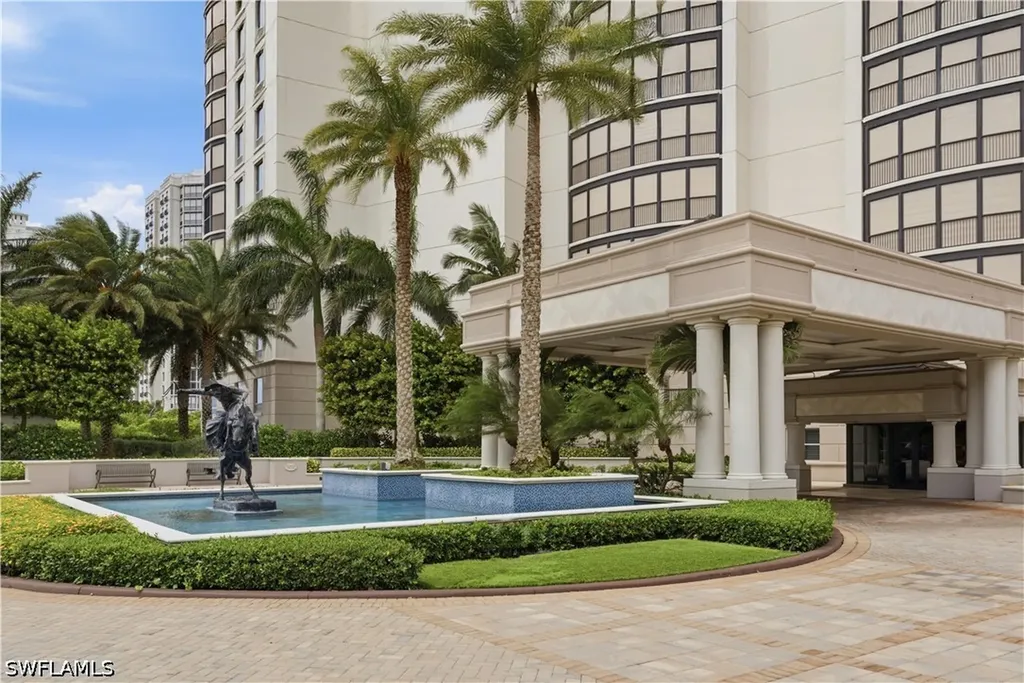 8665 Bay Colony Drive Naples FL 34108