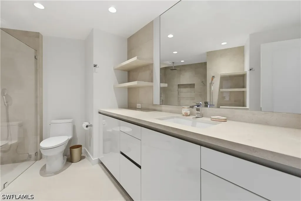 8665 Bay Colony Drive Naples FL 34108