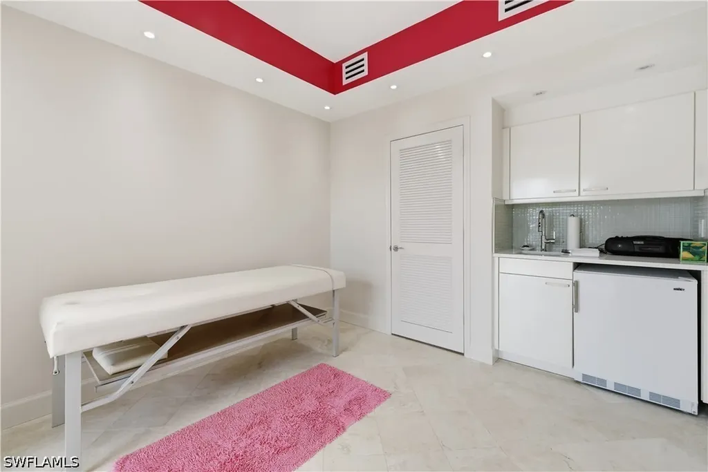 8665 Bay Colony Drive Naples FL 34108