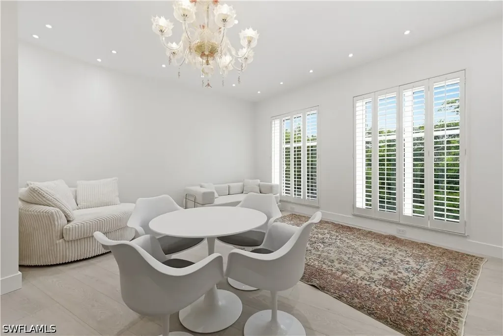 8665 Bay Colony Drive Naples FL 34108