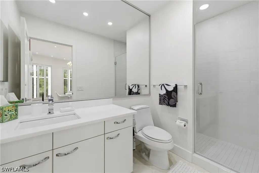 8665 Bay Colony Drive Naples FL 34108