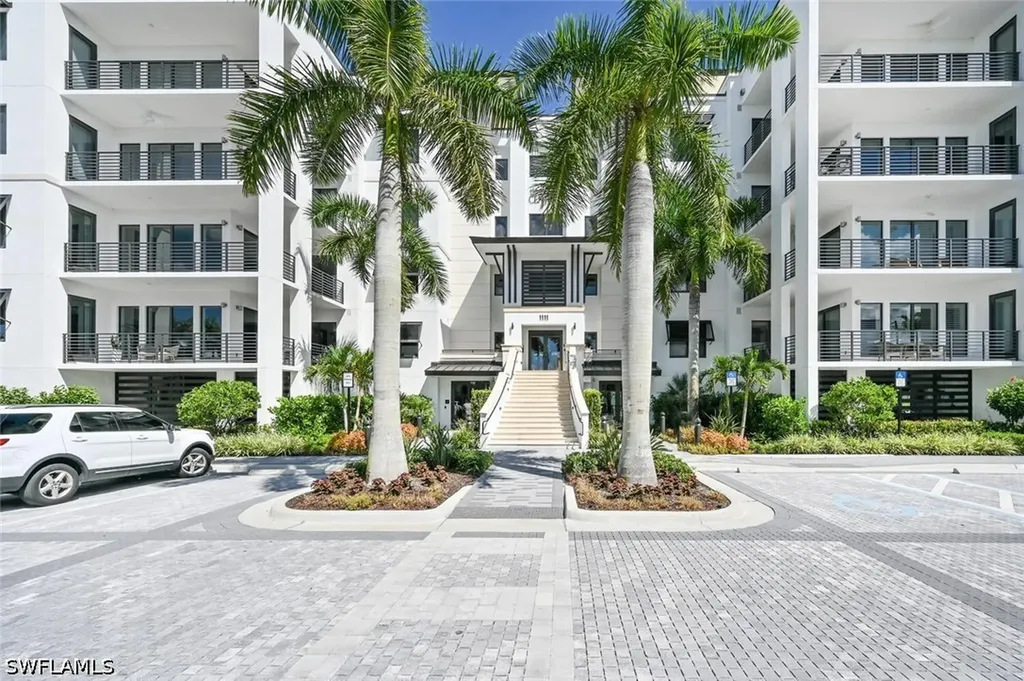 1111 Central Avenue Naples FL 34102