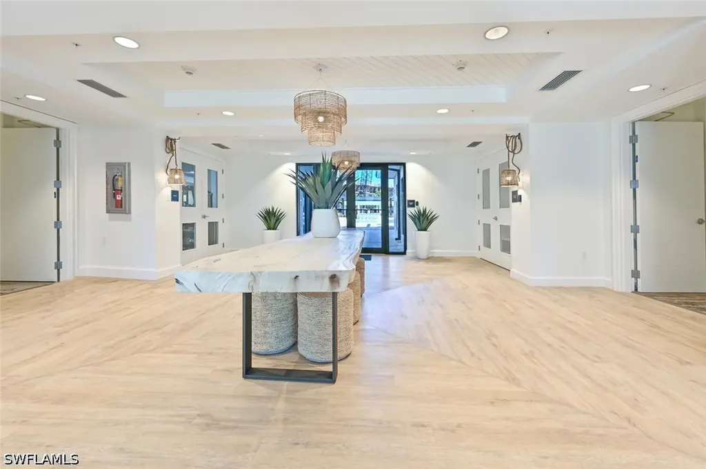 1111 Central Avenue Naples FL 34102