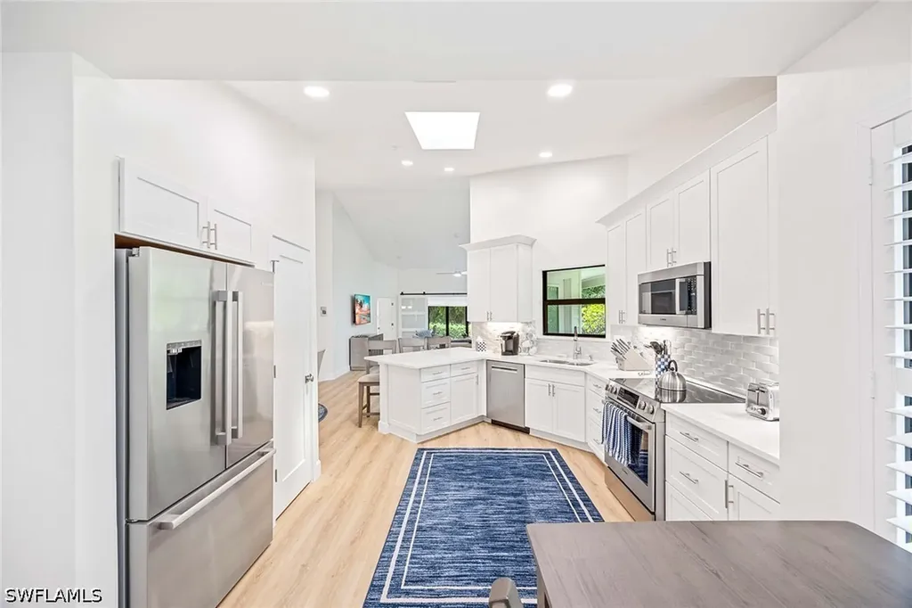 571 Park Shore Drive Naples FL 34103