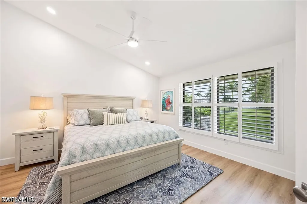 571 Park Shore Drive Naples FL 34103
