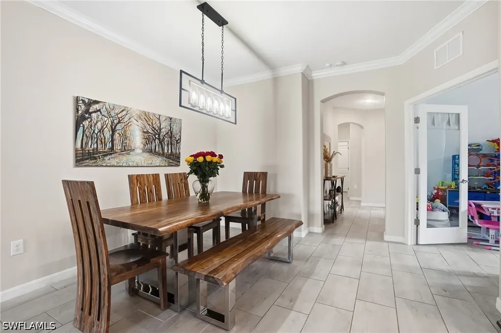 2062 Tamarron Lane Naples FL 34120