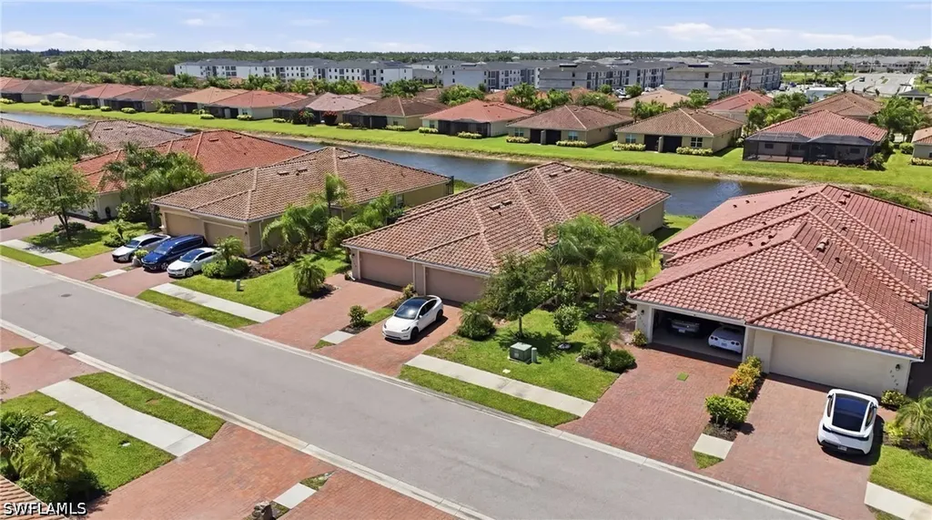 2062 Tamarron Lane Naples FL 34120