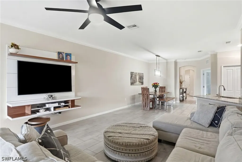 2062 Tamarron Lane Naples FL 34120