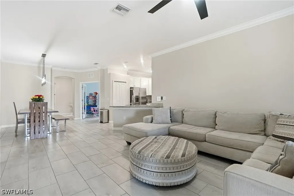 2062 Tamarron Lane Naples FL 34120
