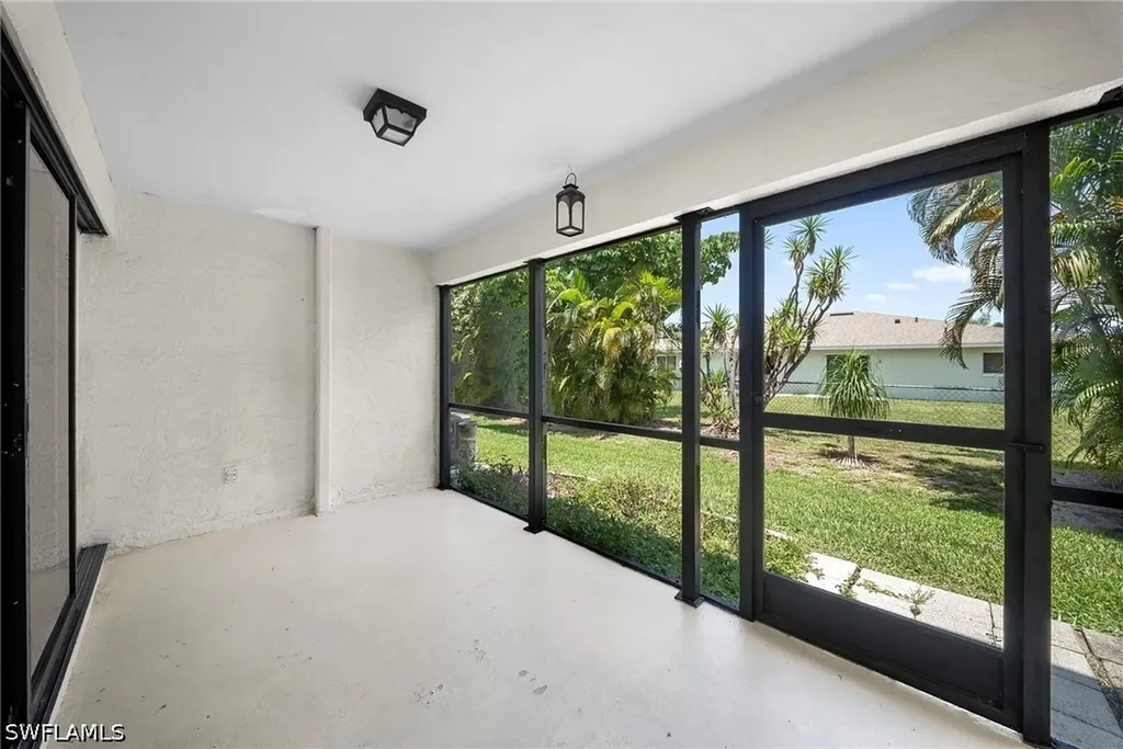 3917 Country Club Boulevard Cape Coral FL 33904