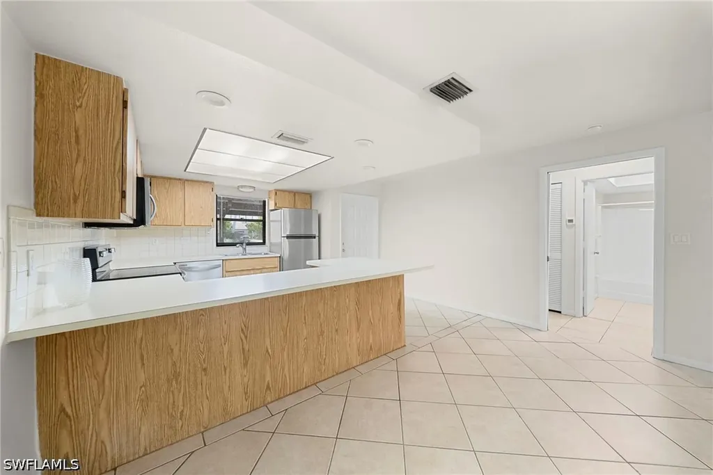 3917 Country Club Boulevard Cape Coral FL 33904