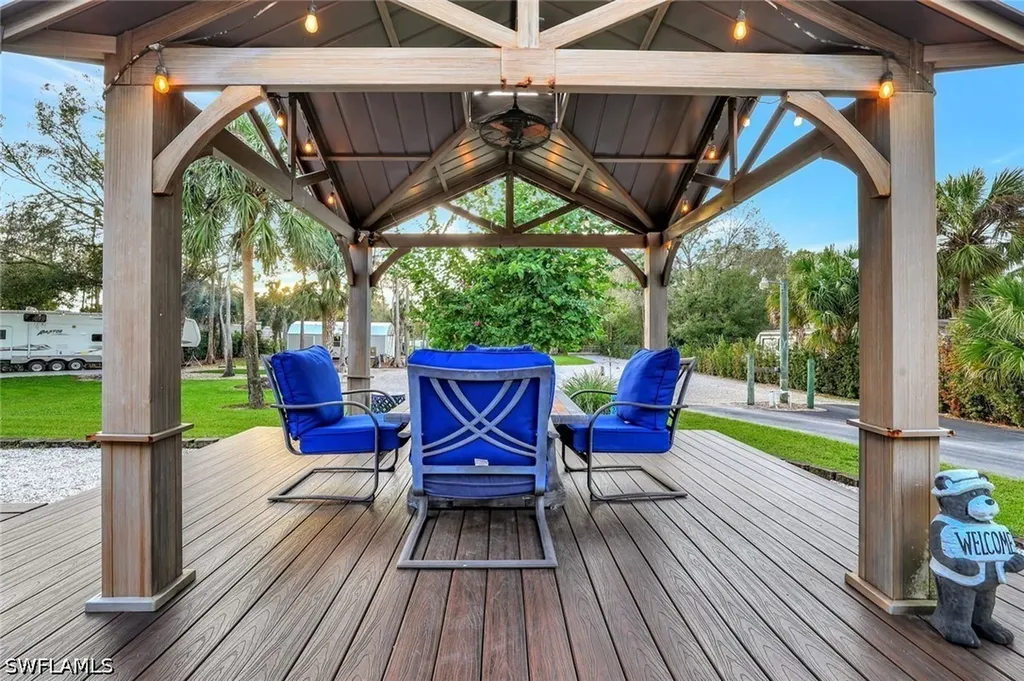 231 16th Street NE Naples FL 34120