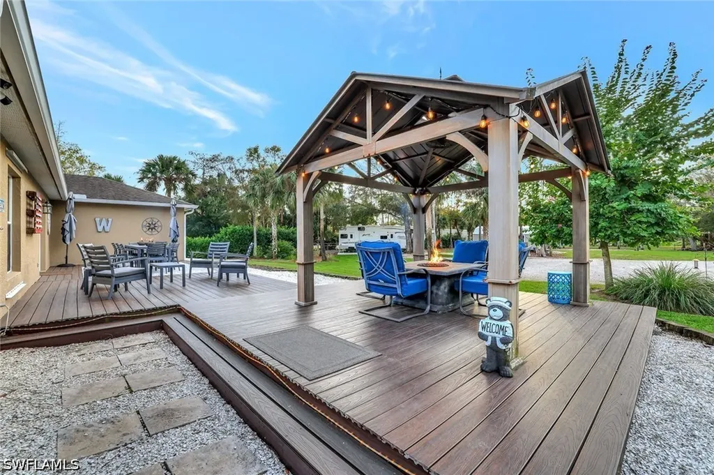 231 16th Street NE Naples FL 34120