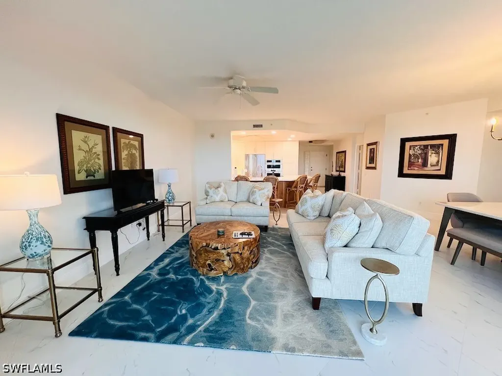 425 Cove Tower Drive Naples FL 34110