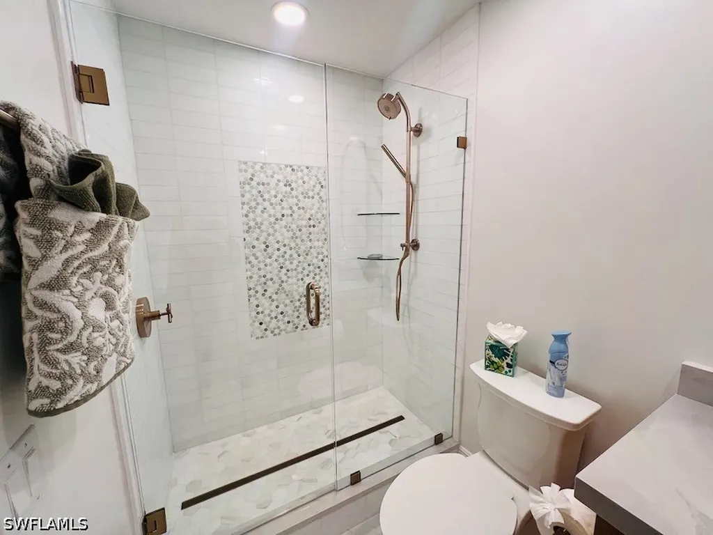 425 Cove Tower Drive Naples FL 34110