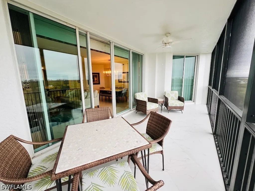 425 Cove Tower Drive Naples FL 34110