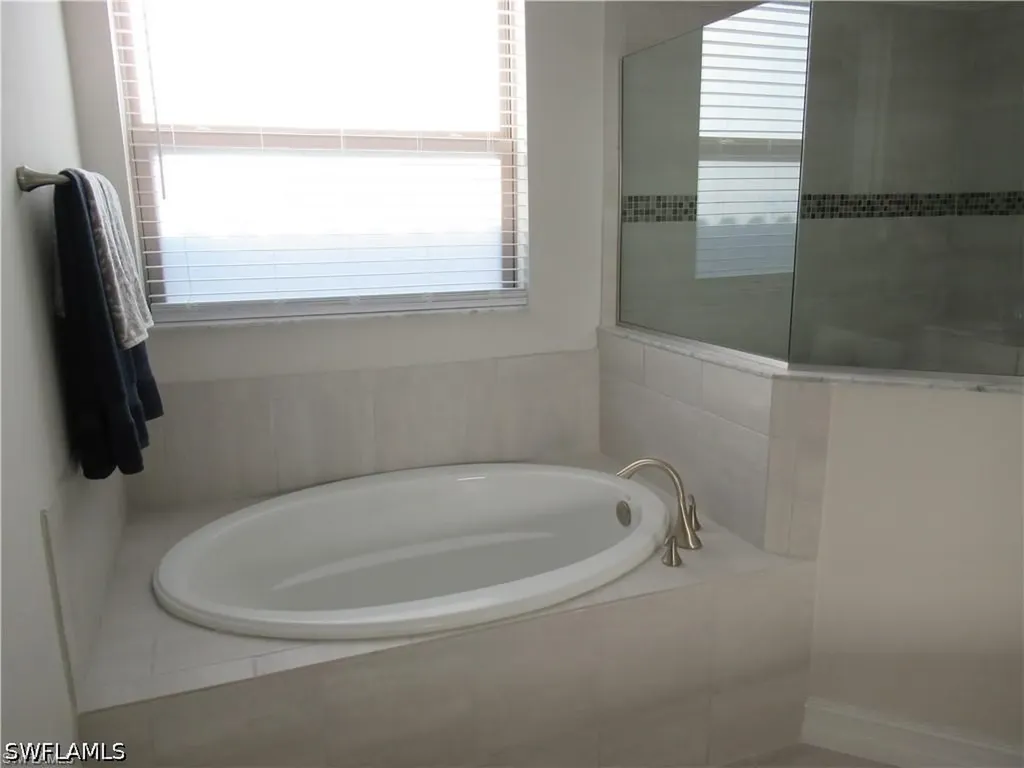 16382 Barclay Court Naples FL 34110