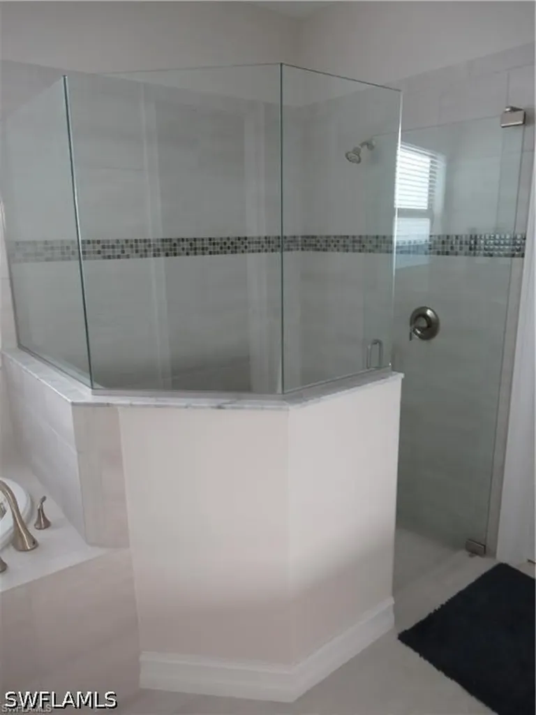 16382 Barclay Court Naples FL 34110