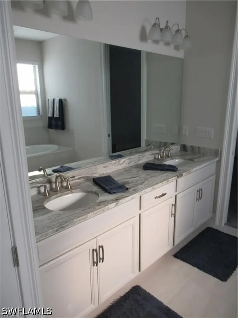 16382 Barclay Court Naples FL 34110