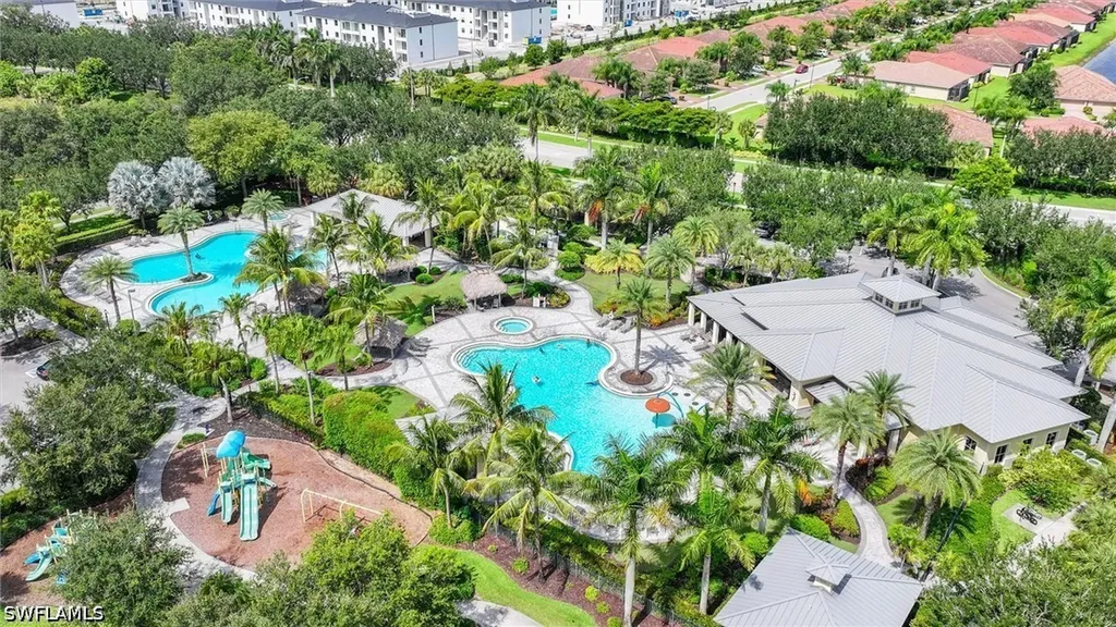 2392 Fallglo Street Naples FL 34120