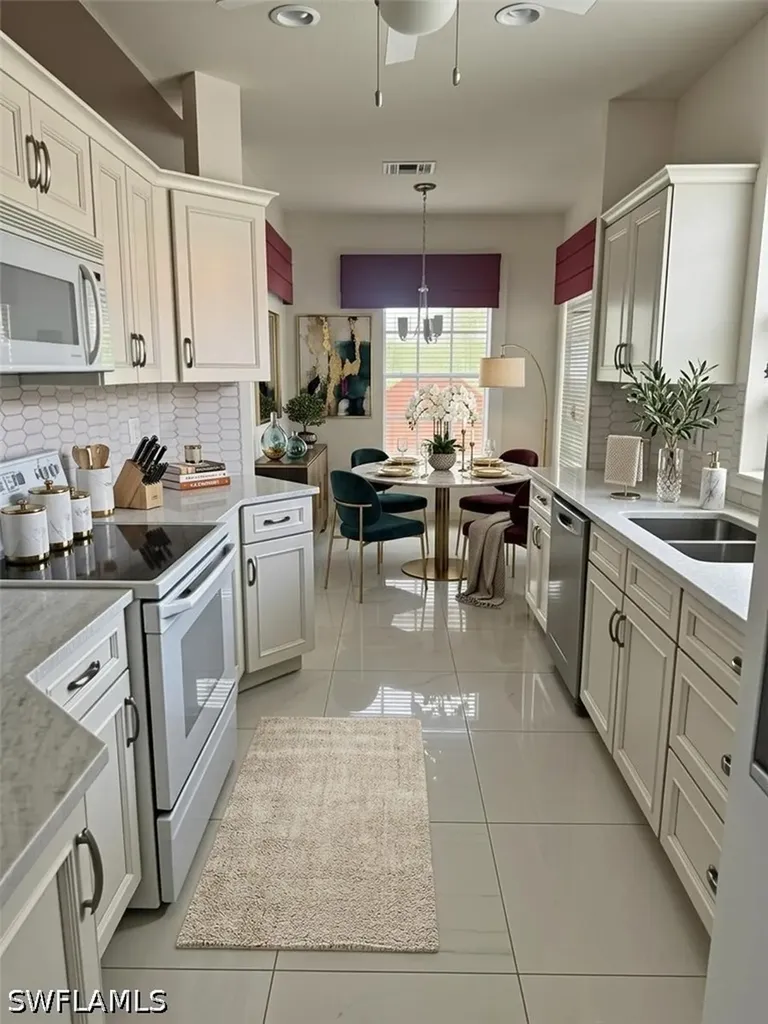 562 Laguna Royale Boulevard Naples FL 34119