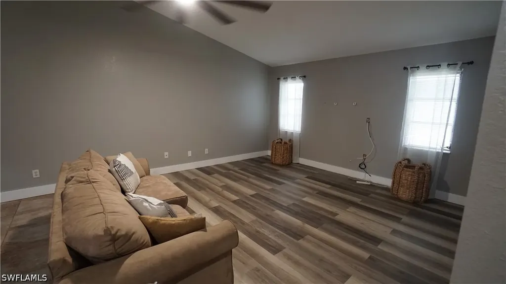 1203 SE 33rd Street Cape Coral FL 33904