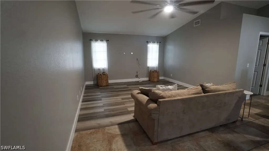 1203 SE 33rd Street Cape Coral FL 33904