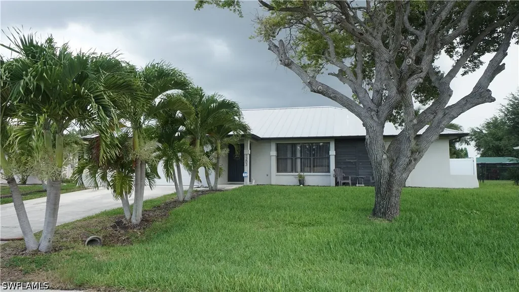 1203 SE 33rd Street Cape Coral FL 33904