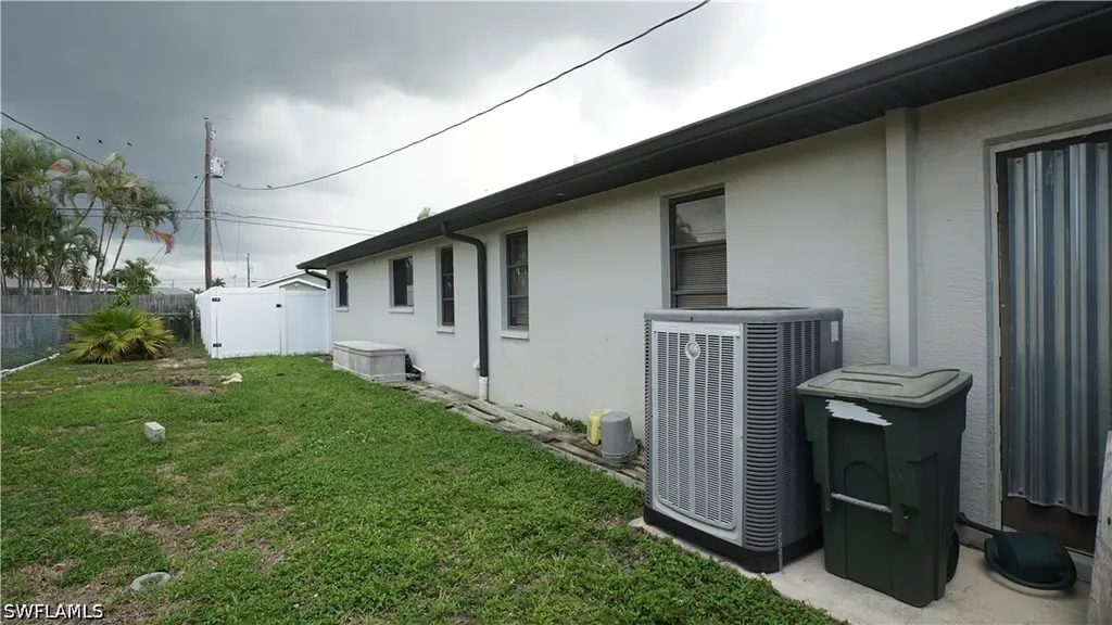 1203 SE 33rd Street Cape Coral FL 33904