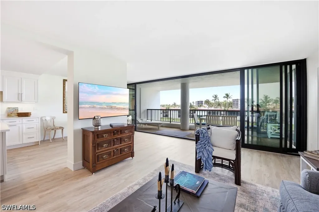 2316 Gulf Shore Boulevard N Naples FL 34103