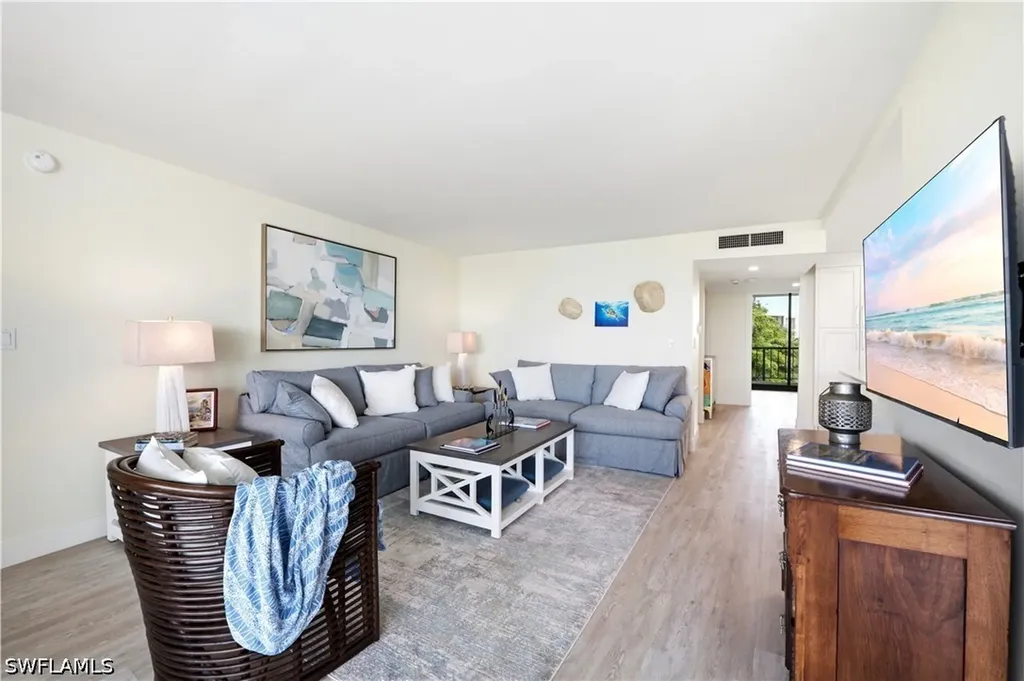 2316 Gulf Shore Boulevard N Naples FL 34103