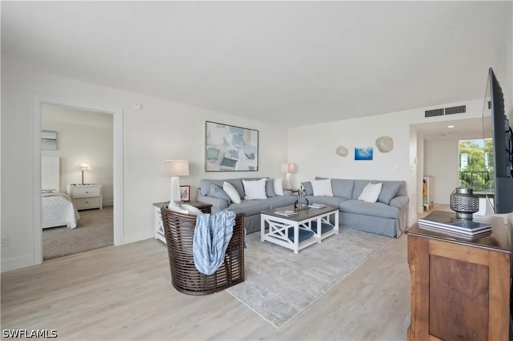2316 Gulf Shore Boulevard N Naples FL 34103