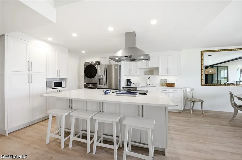 2316 Gulf Shore Boulevard N Naples FL 34103