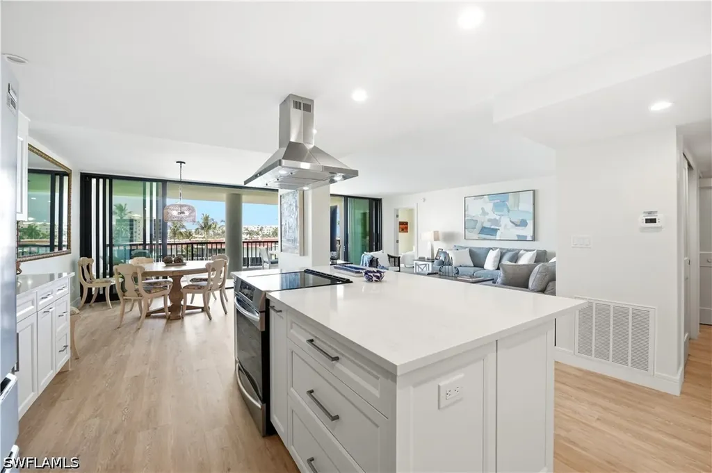 2316 Gulf Shore Boulevard N Naples FL 34103