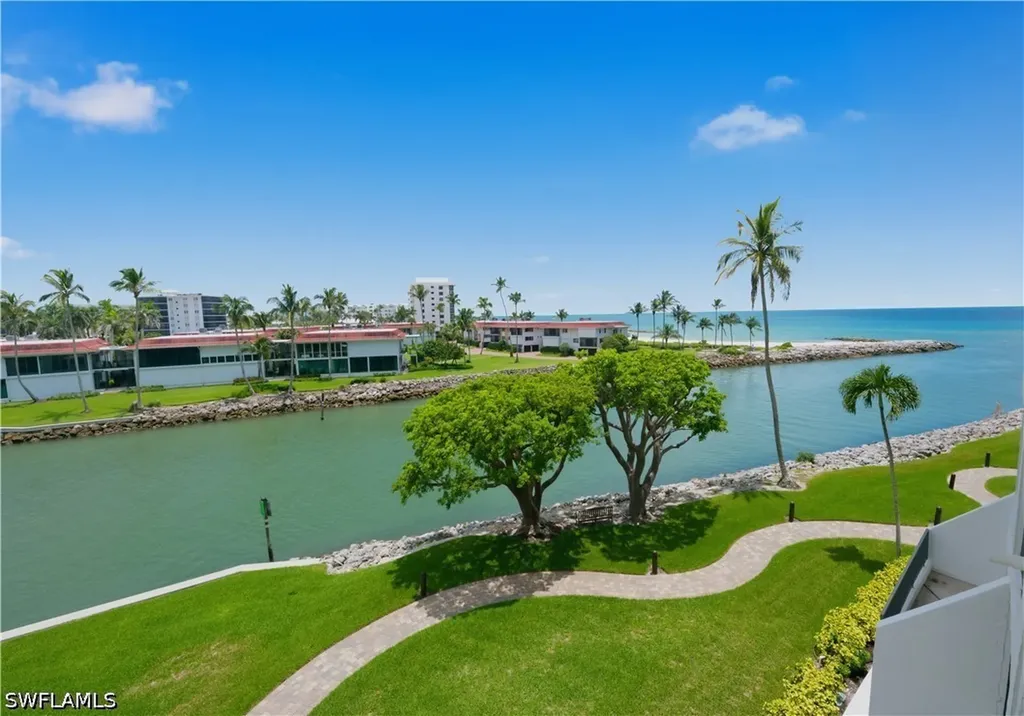 2316 Gulf Shore Boulevard N Naples FL 34103